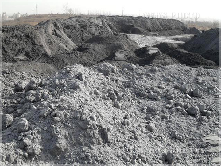 1595312154986795.jpg 02磷石膏堆放.jpg