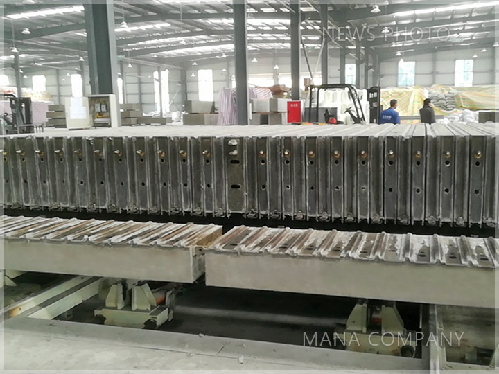 1636363376194495.jpg 03板材即將出爐.jpg