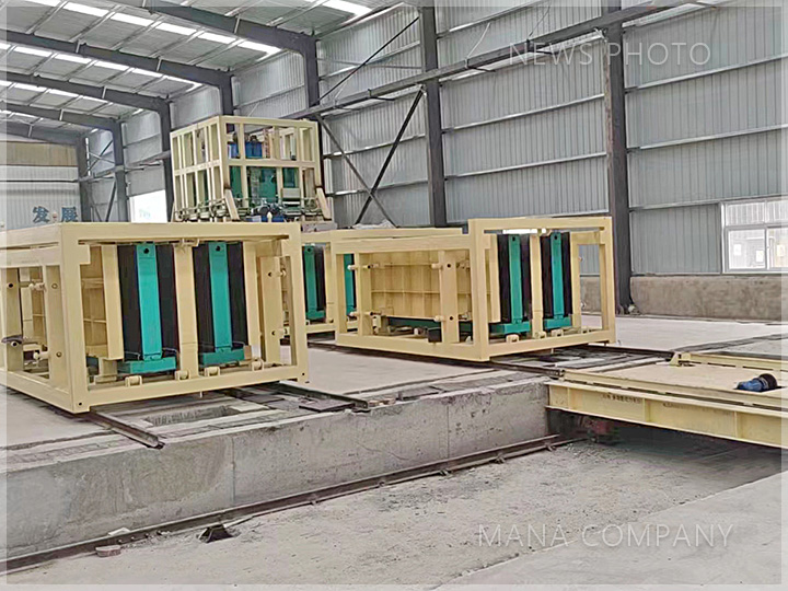 1689325398848564.jpg 復(fù)合外墻板生產(chǎn)線-客戶現(xiàn)場(chǎng)02.jpg